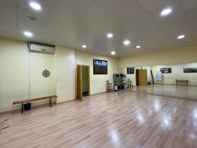 4 camera da letto Commerciale da affittare in Cartagena - 1.620 € (Rif: 9797246)