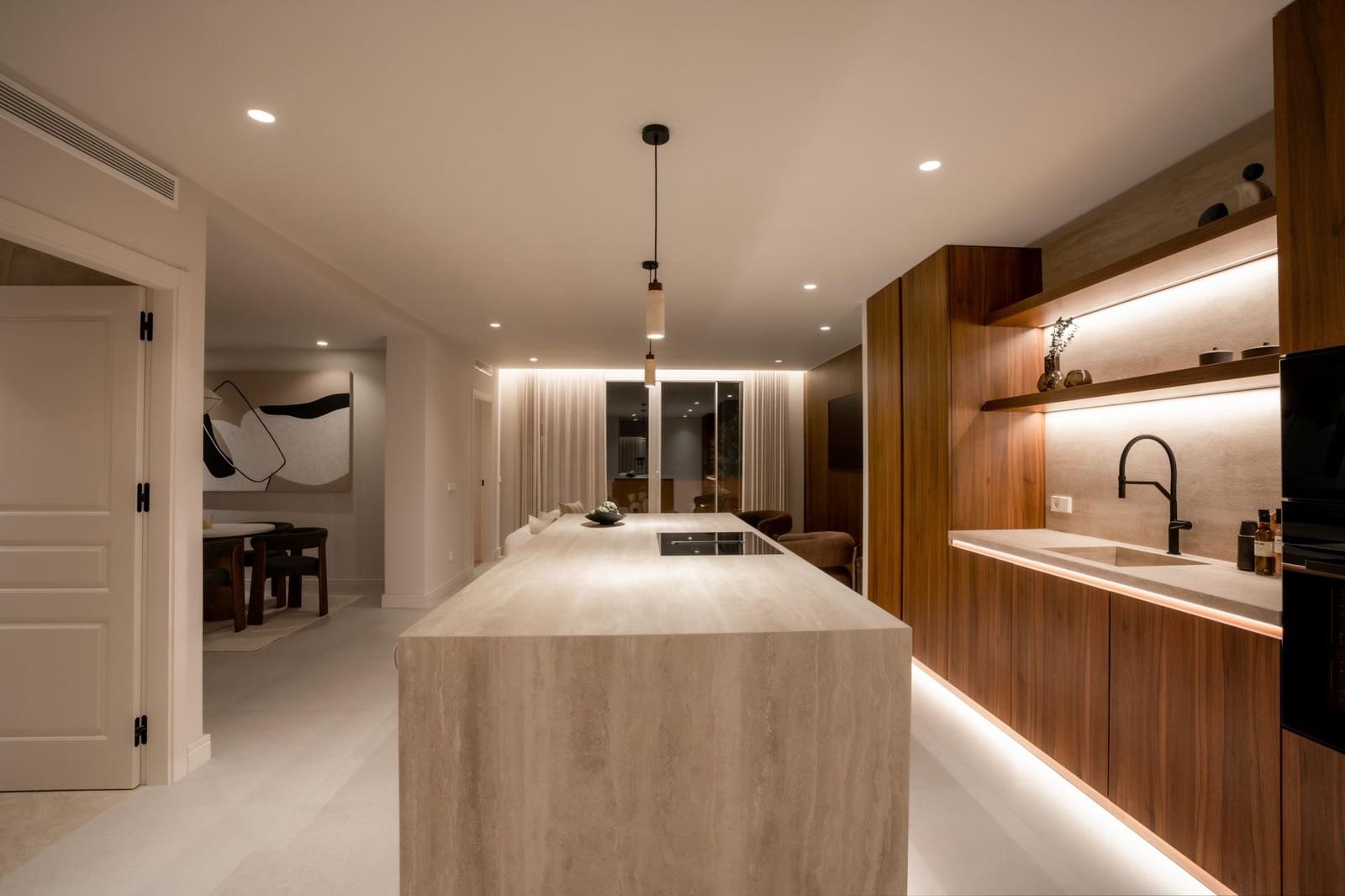 4 bedroom Penthouse for sale in Nueva Andalucia with pool garage - € 1,850,000 (Ref: 9048710)