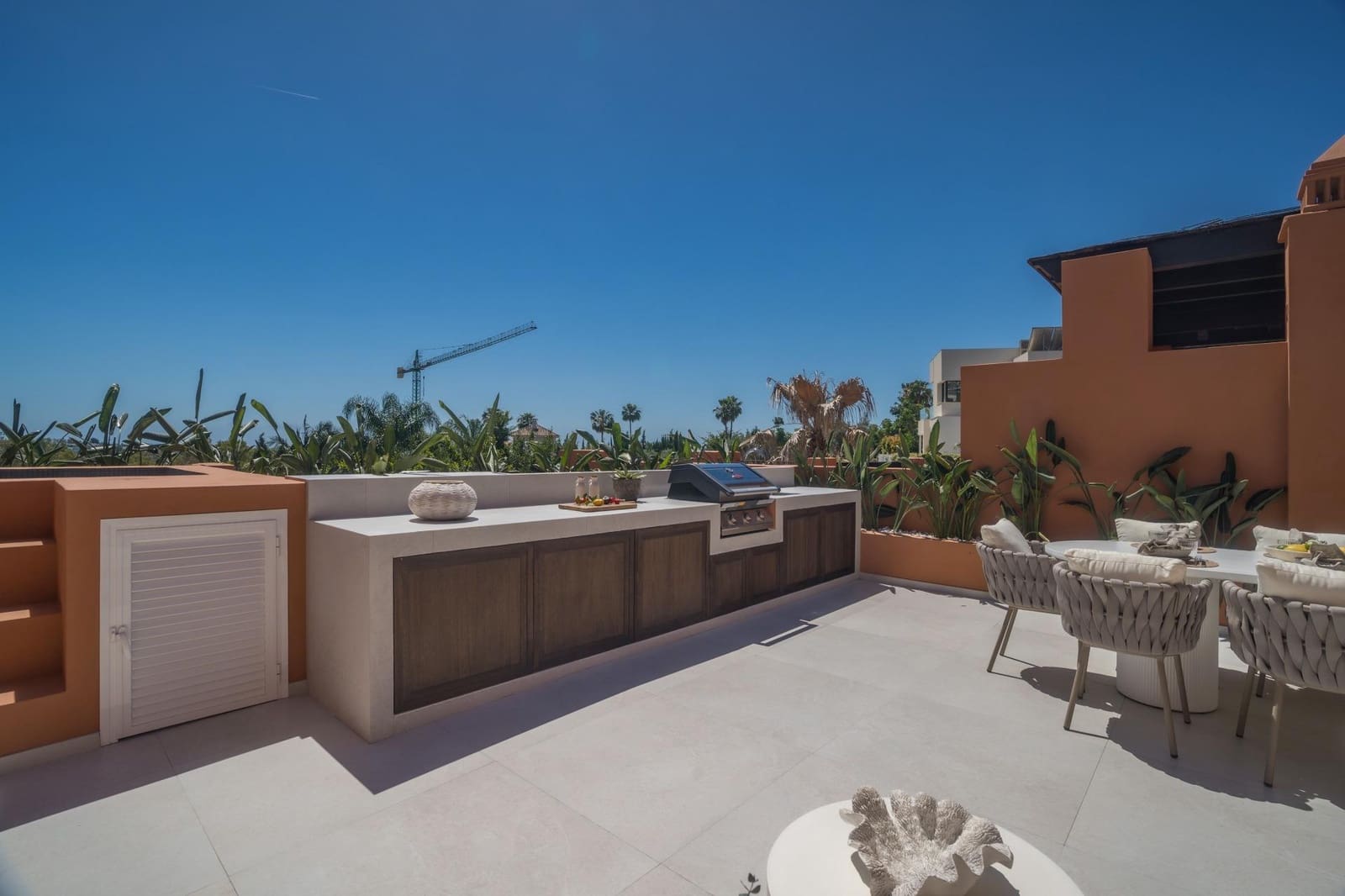 4 bedroom Penthouse for sale in Nueva Andalucia with pool garage - € 1,850,000 (Ref: 9048710)
