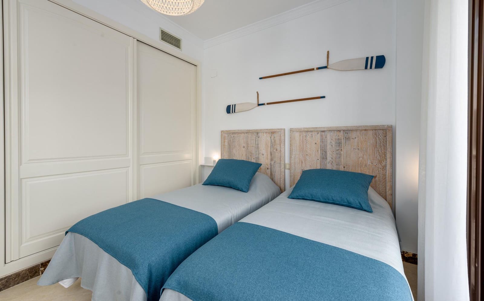 4 bedroom Villa for sale in Estepona - € 718,693 (Ref: 9493996)