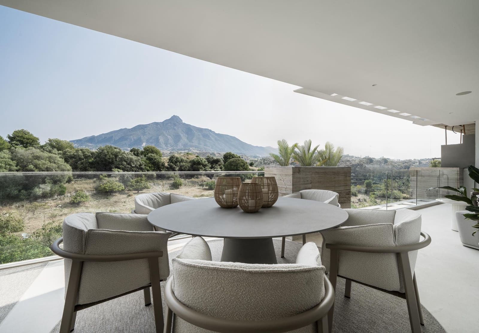 2 bedroom Penthouse for sale in Aloha Golf with pool - € 2,103,000 (Ref: 9494043)