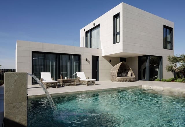 6 soverom Villa til salgs i Estepona med garasje - € 1 295 000 (Ref: 9502250)