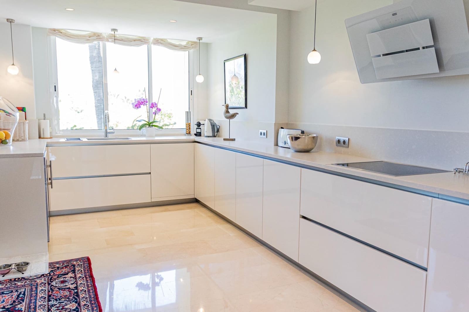 3 bedroom Penthouse for sale in Marbella with pool garage - € 5,750,000 (Ref: 9502251)