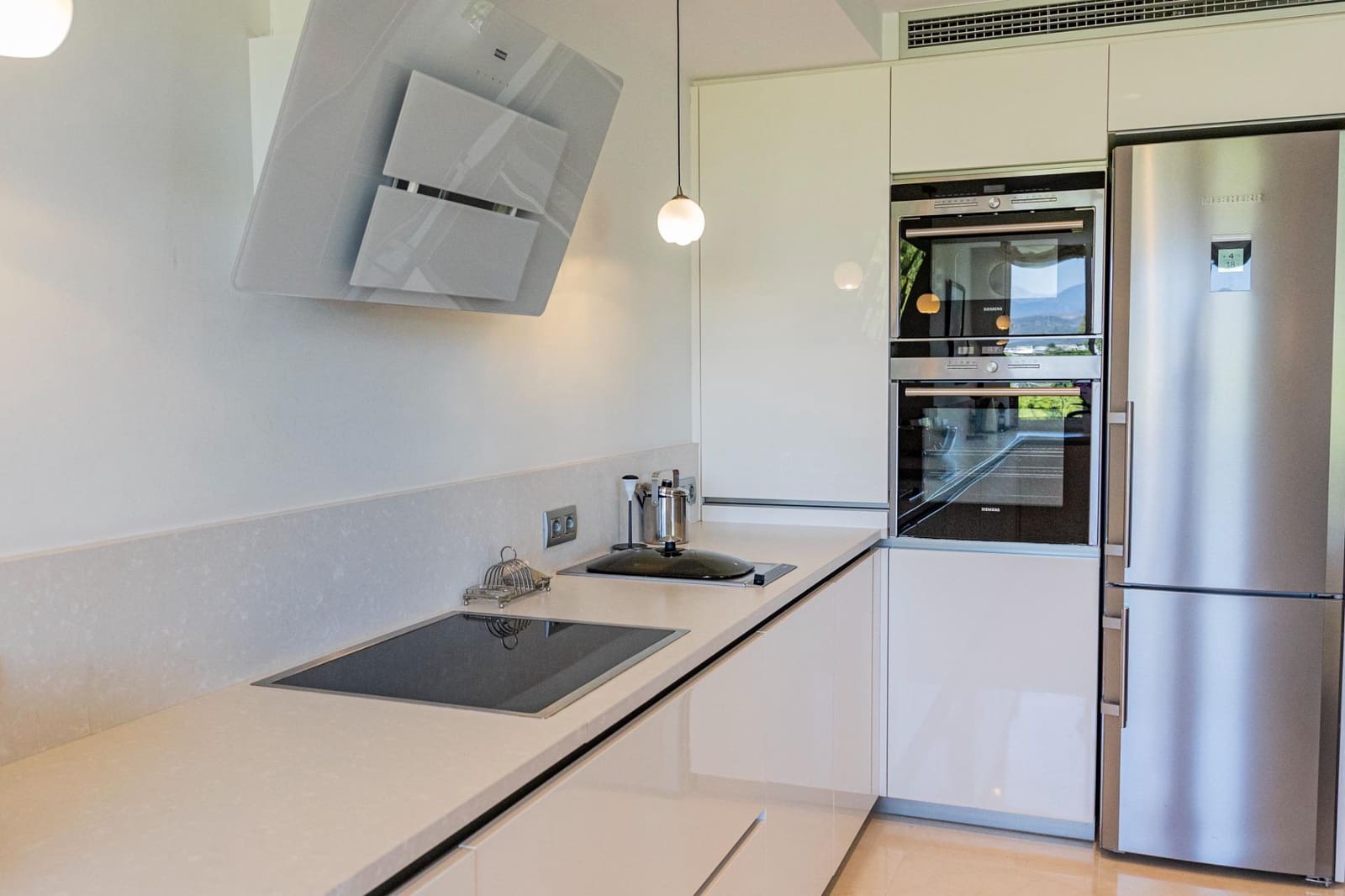 3 bedroom Penthouse for sale in Marbella with pool garage - € 5,750,000 (Ref: 9502251)