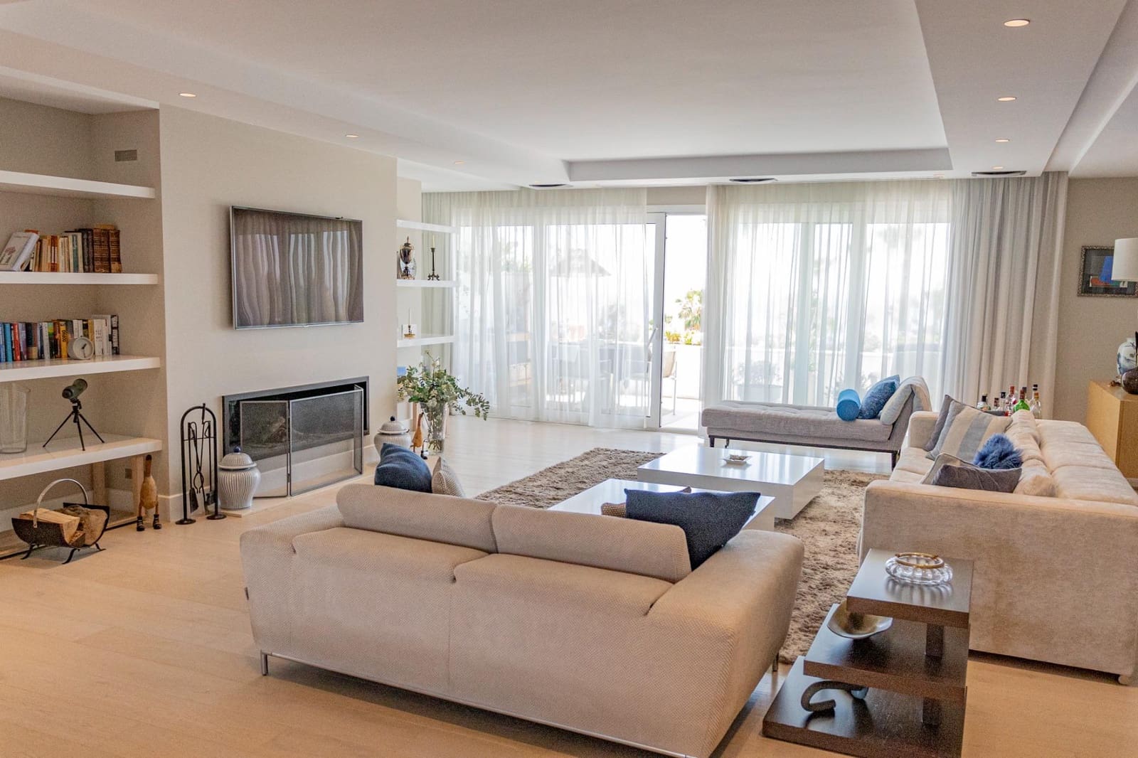 3 bedroom Penthouse for sale in Marbella with pool garage - € 5,750,000 (Ref: 9502251)