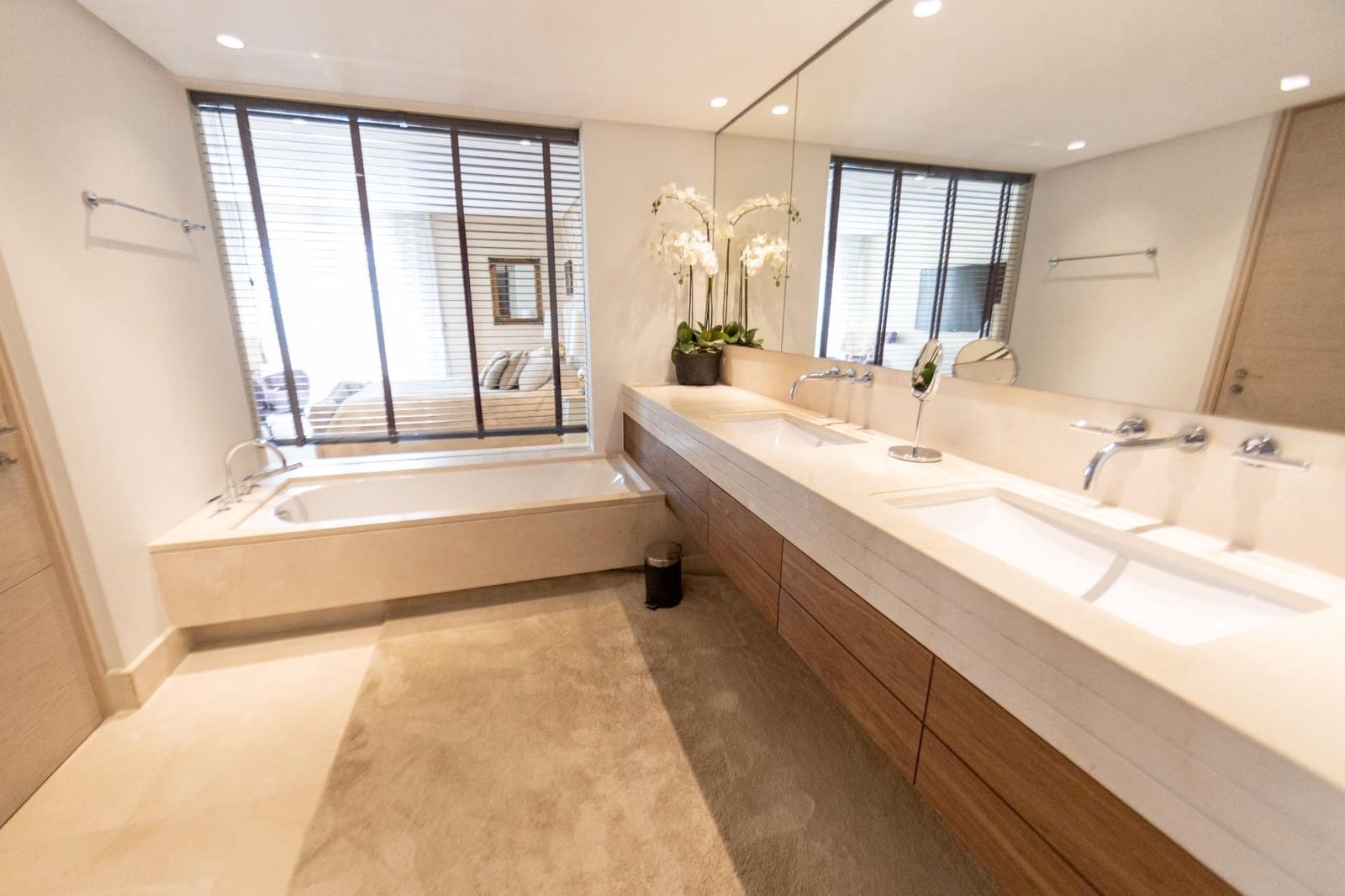 3 bedroom Penthouse for sale in Marbella with pool garage - € 5,750,000 (Ref: 9502251)