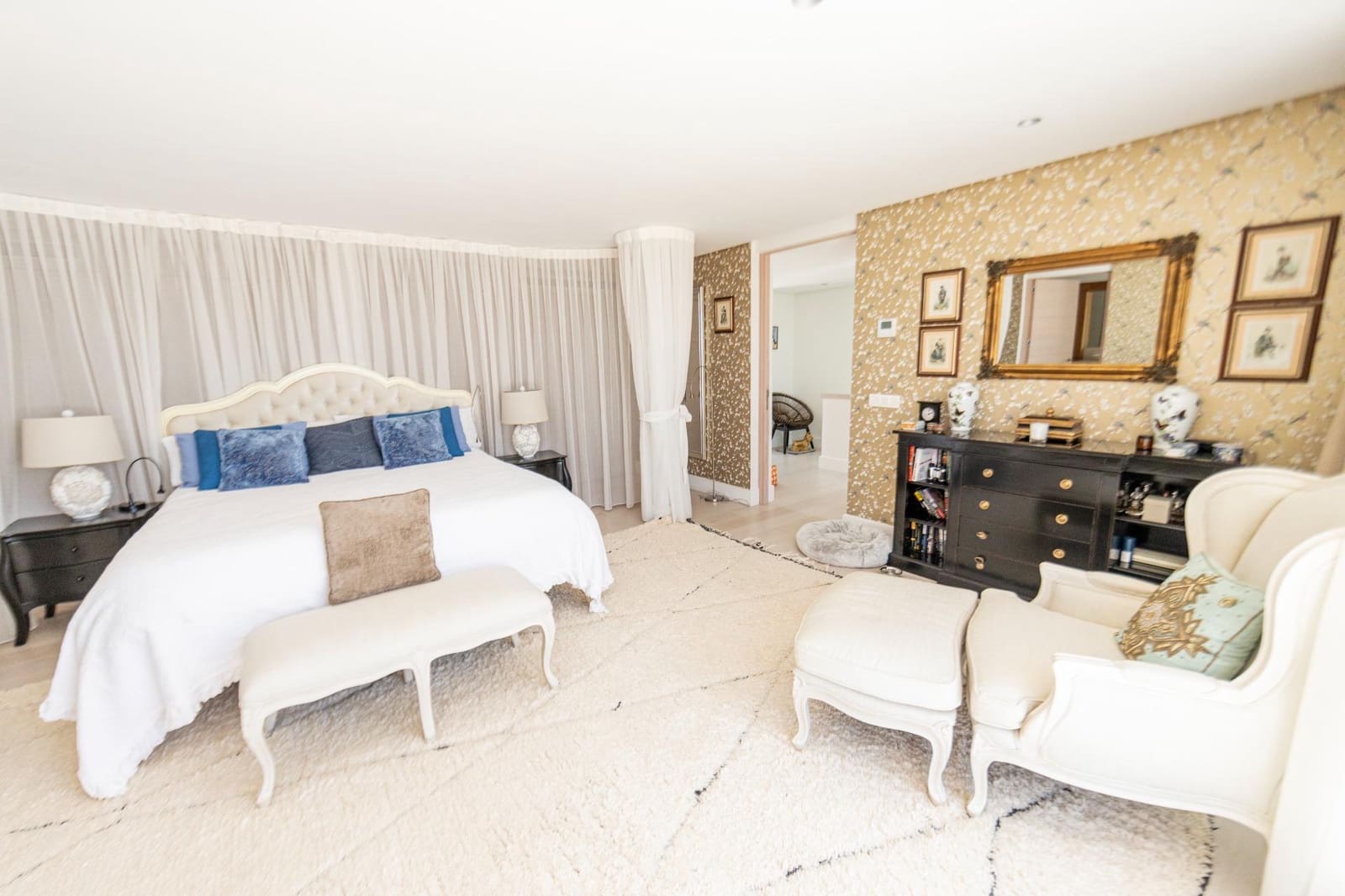 3 bedroom Penthouse for sale in Marbella with pool garage - € 5,750,000 (Ref: 9502251)