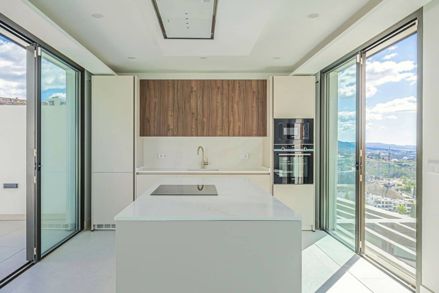 3 makuuhuone Huvila myytävänä paikassa La Quinta - 1 490 000 € (Ref: 9502258)