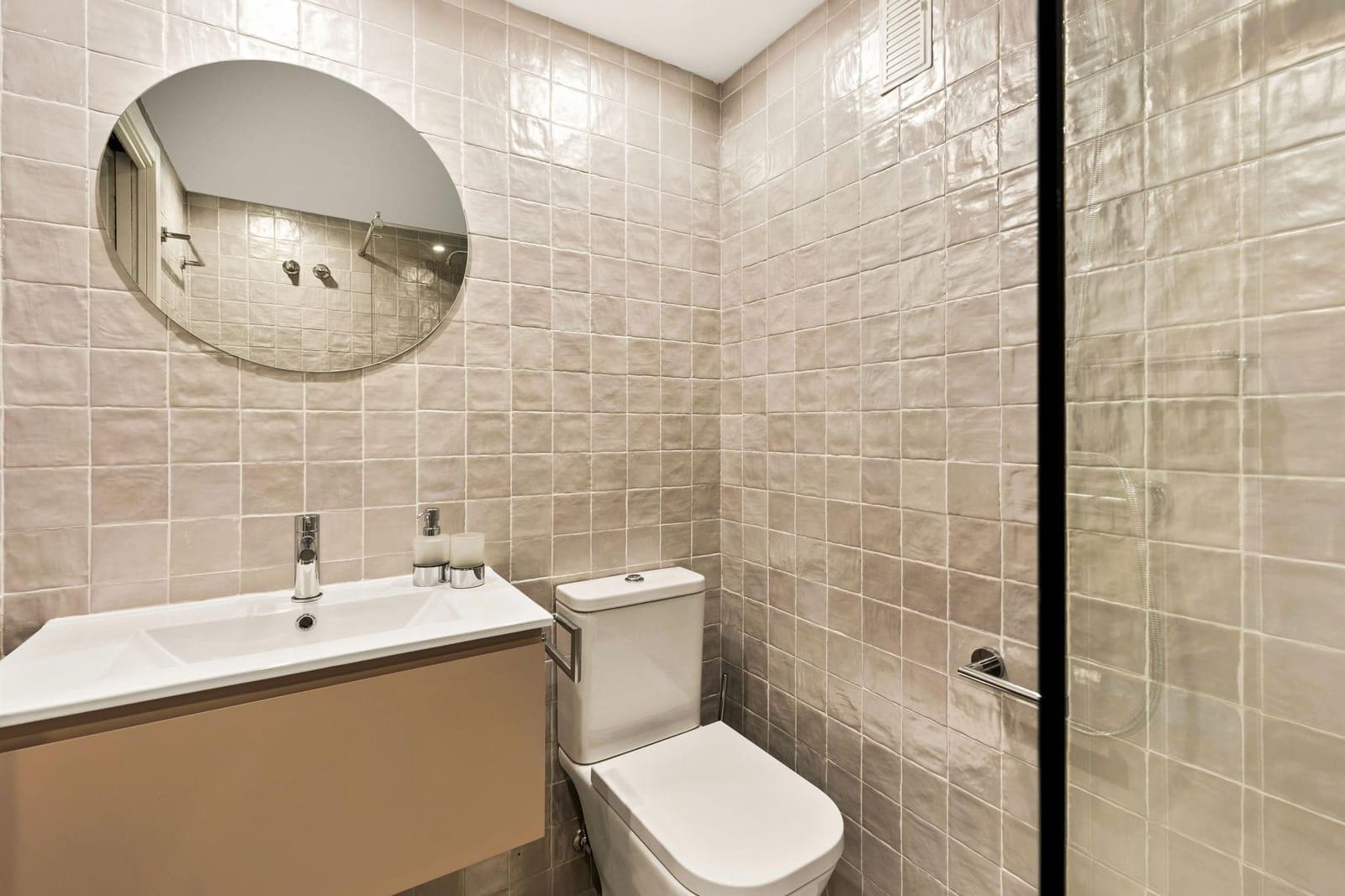 3 sypialnia Apartament na sprzedaż w Benahavis z basenem - 450 000 € (Ref: 9574599)