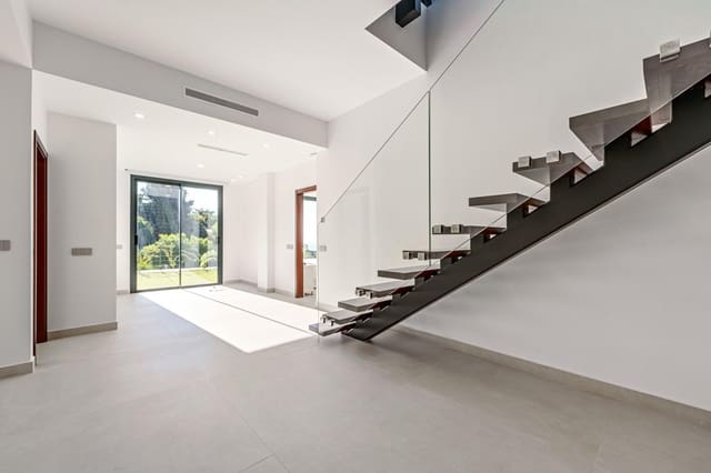 4 slaapkamer Villa te koop in Benalmádena pueblo, Benalmádena - € 2.600.000 (Ref: 9604946)