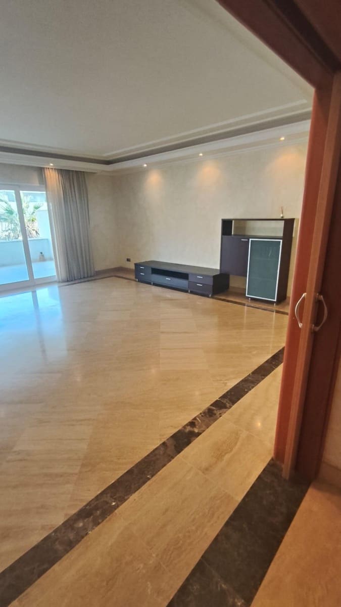 2 slaapkamer Appartement te koop in Puerto Banus met zwembad - € 1.175.000 (Ref: 9674184)