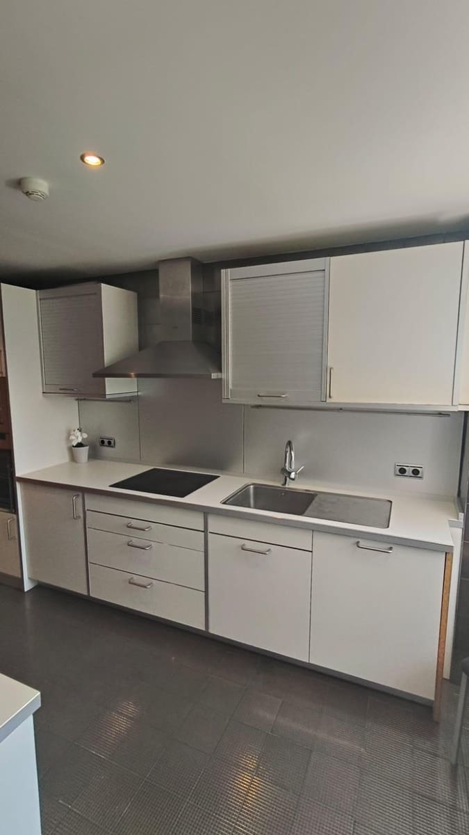 2 slaapkamer Appartement te koop in Puerto Banus met zwembad - € 1.175.000 (Ref: 9674184)