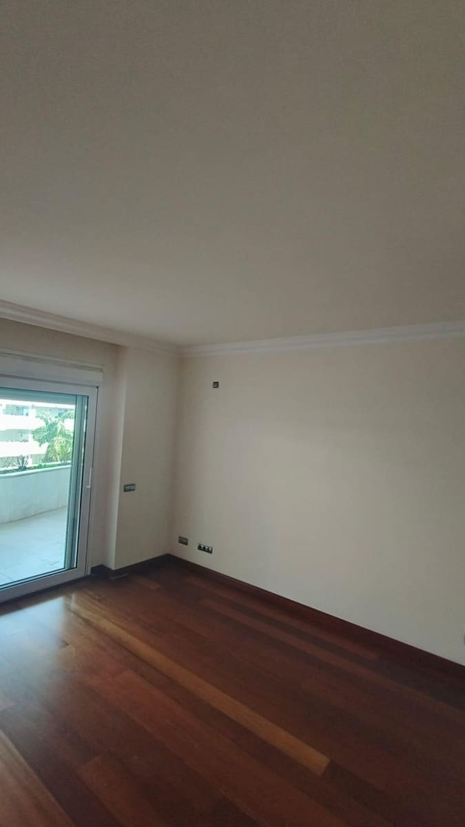 2 slaapkamer Appartement te koop in Puerto Banus met zwembad - € 1.175.000 (Ref: 9674184)