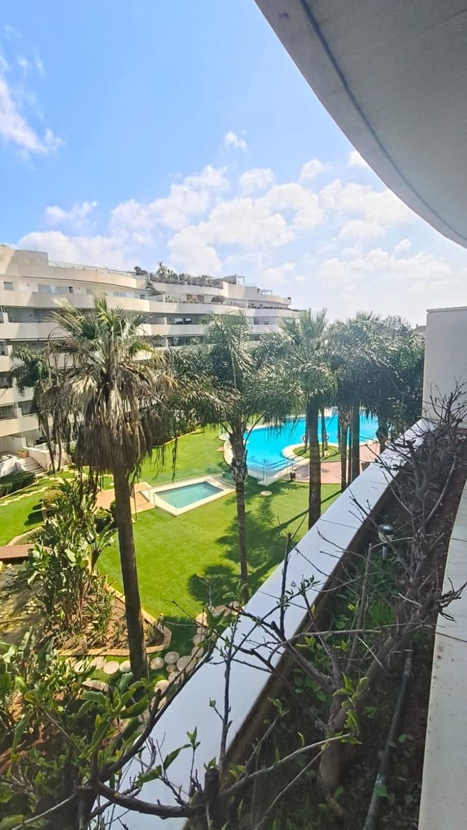 2 slaapkamer Appartement te koop in Puerto Banus met zwembad - € 1.175.000 (Ref: 9674184)