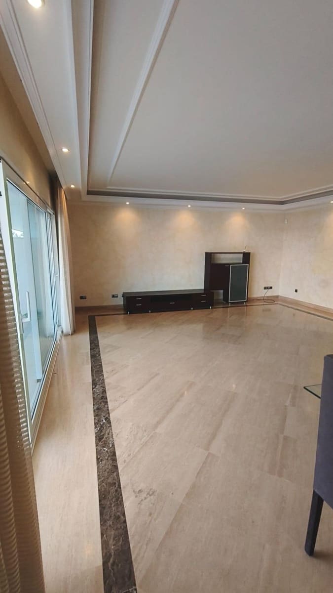 2 slaapkamer Appartement te koop in Puerto Banus met zwembad - € 1.175.000 (Ref: 9674184)