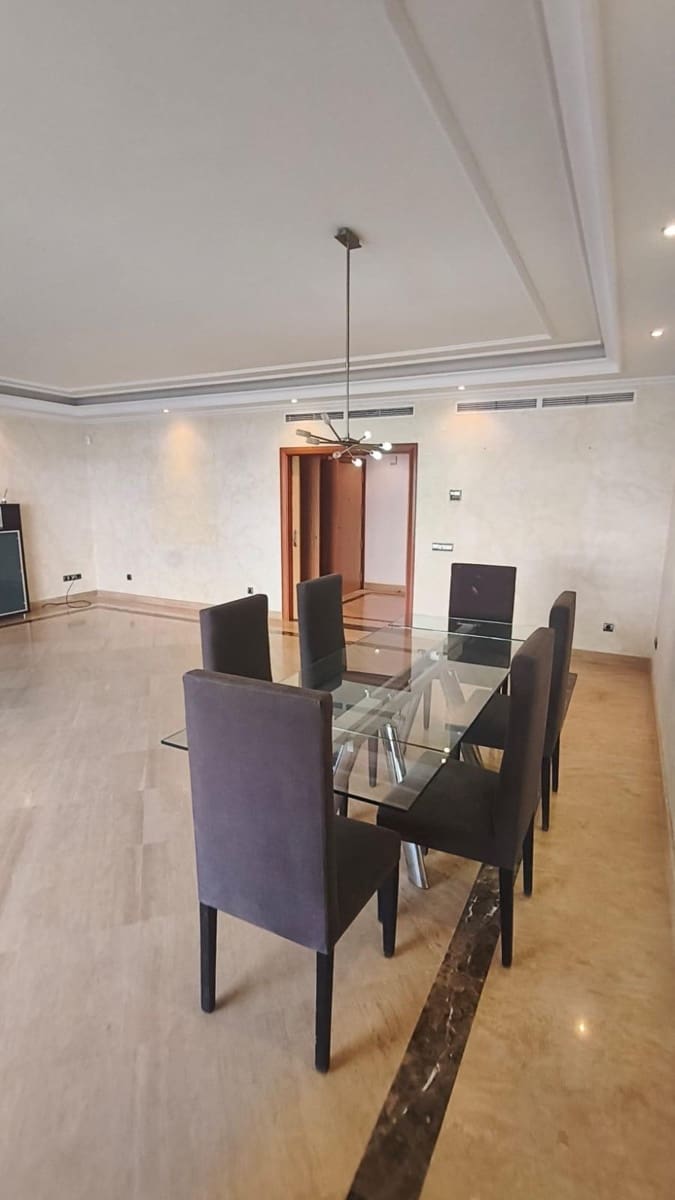 2 slaapkamer Appartement te koop in Puerto Banus met zwembad - € 1.175.000 (Ref: 9674184)