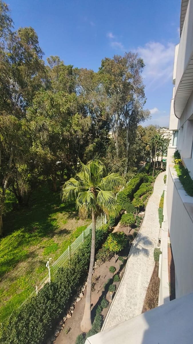 2 slaapkamer Appartement te koop in Puerto Banus met zwembad - € 1.175.000 (Ref: 9674184)