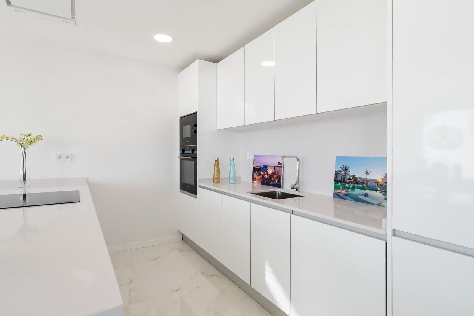 3 bedroom Penthouse for sale in Estepona with pool - € 755,000 (Ref: 9797067)