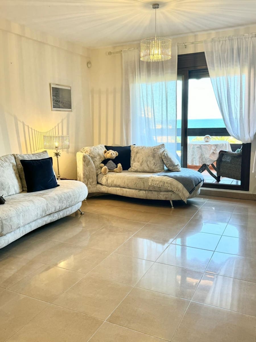 Appartement de 3 chambres à louer à Estepona avec garage - 3 000 € (Ref: 9815835)