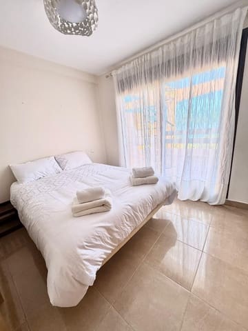 3 quarto Apartamento para arrendar em Estepona com garagem - 3 000 € (Ref: 9815835)