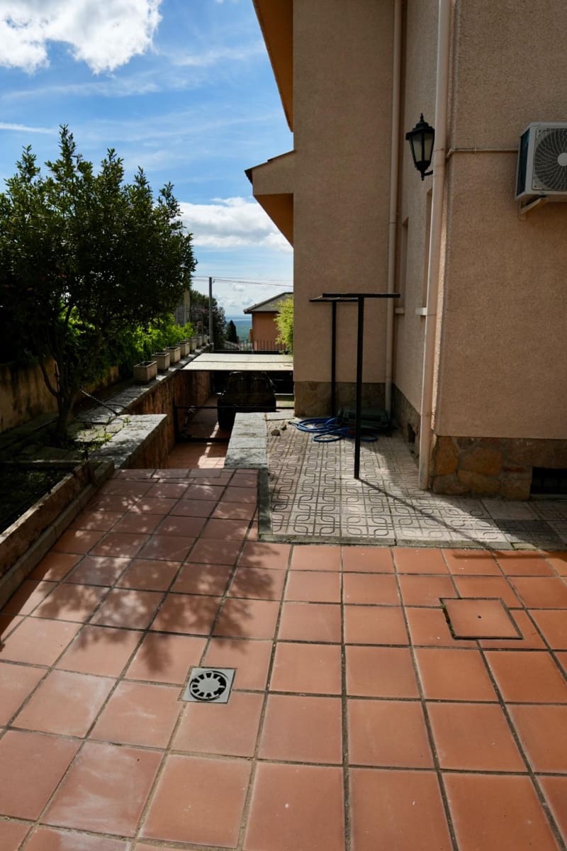 7 Zimmer Villa zu verkaufen in San Lorenzo de El Escorial mit Pool Garage - 987.500 € (Ref: 9815836)