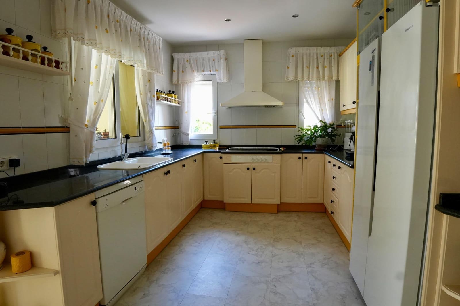 7 Zimmer Villa zu verkaufen in San Lorenzo de El Escorial mit Pool Garage - 987.500 € (Ref: 9815836)