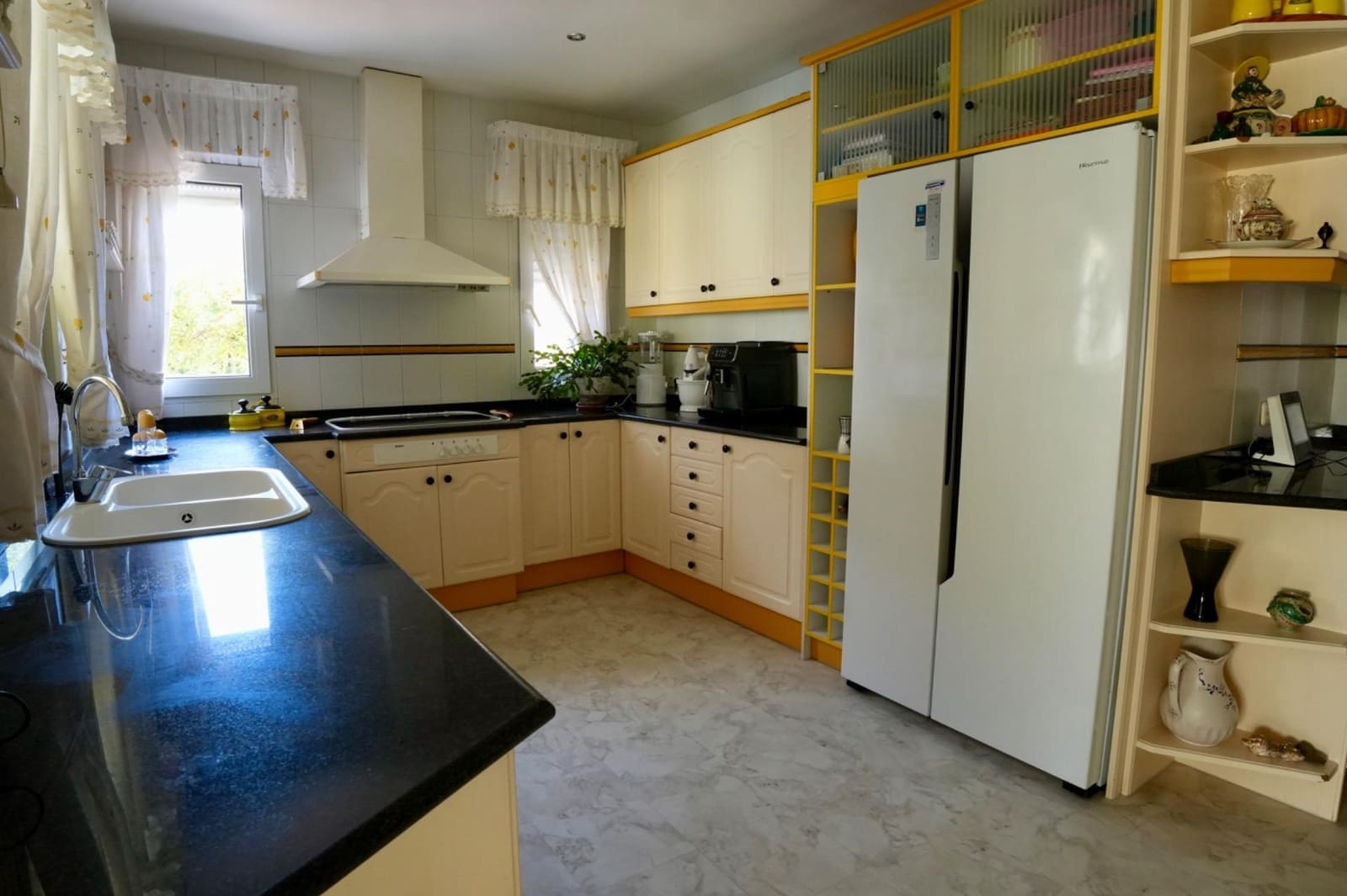 7 Zimmer Villa zu verkaufen in San Lorenzo de El Escorial mit Pool Garage - 987.500 € (Ref: 9815836)