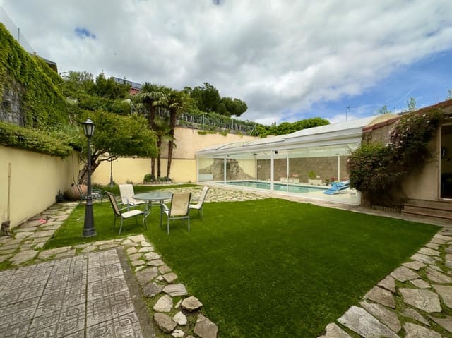 7 Zimmer Villa zu verkaufen in San Lorenzo de El Escorial mit Pool Garage - 987.500 € (Ref: 9815836)