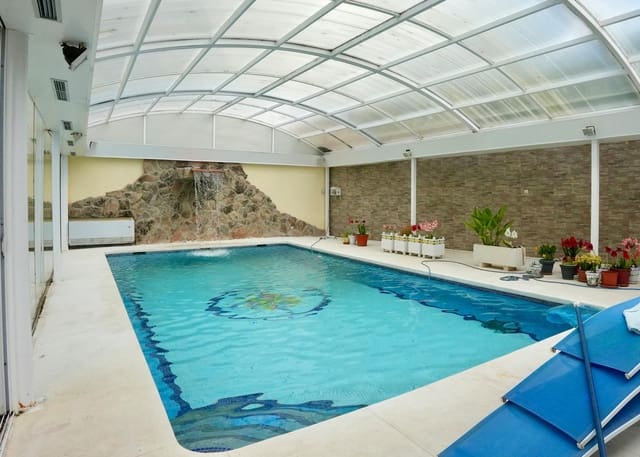 7 Zimmer Villa zu verkaufen in San Lorenzo de El Escorial mit Pool Garage - 987.500 € (Ref: 9815836)