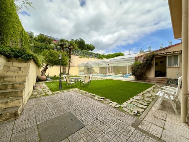 7 Zimmer Villa zu verkaufen in San Lorenzo de El Escorial mit Pool Garage - 987.500 € (Ref: 9815836)