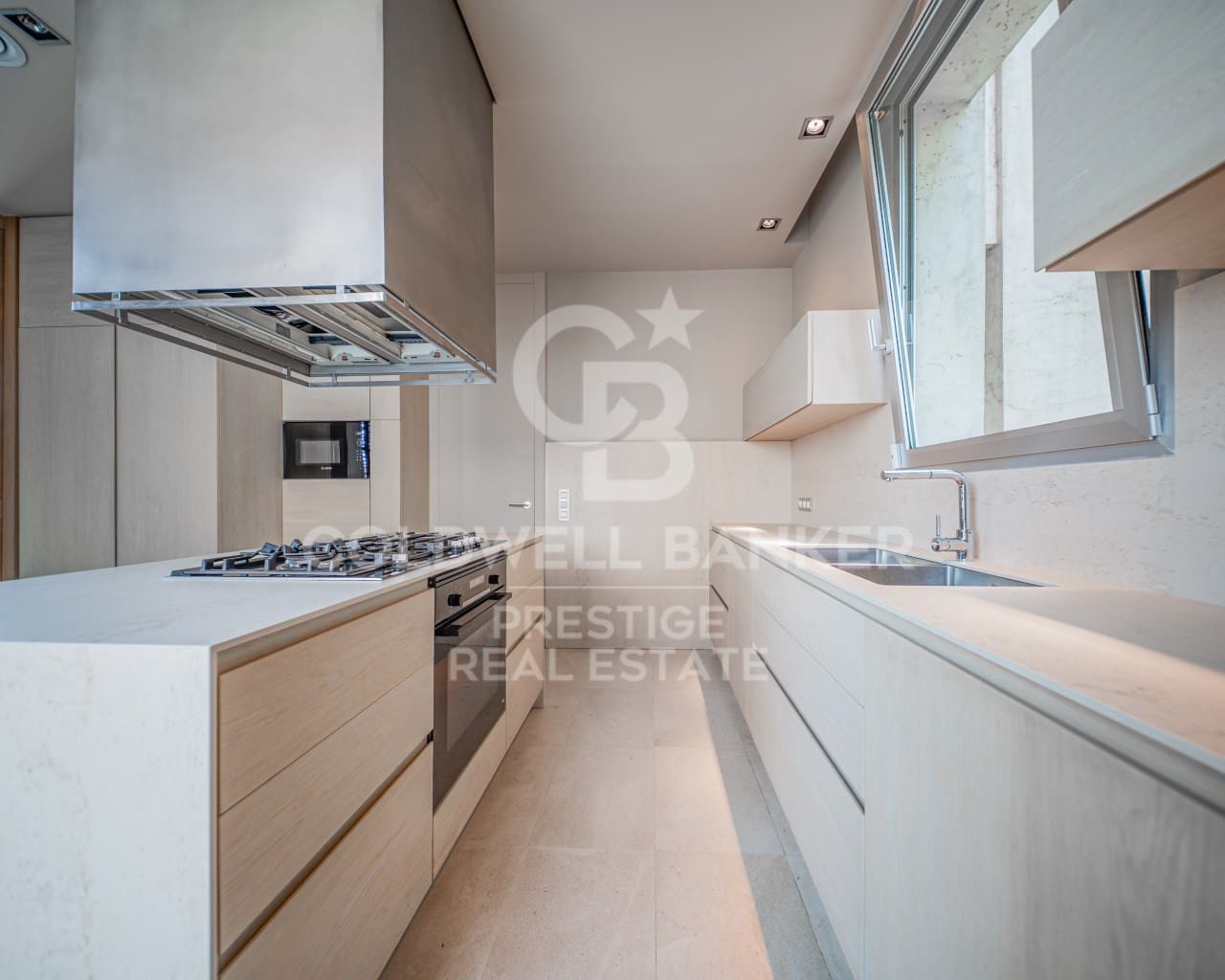 6 sypialnia Penthouse do wynajęcia w Gava z basenem garażem - 20 000 € (Ref: 9579029)