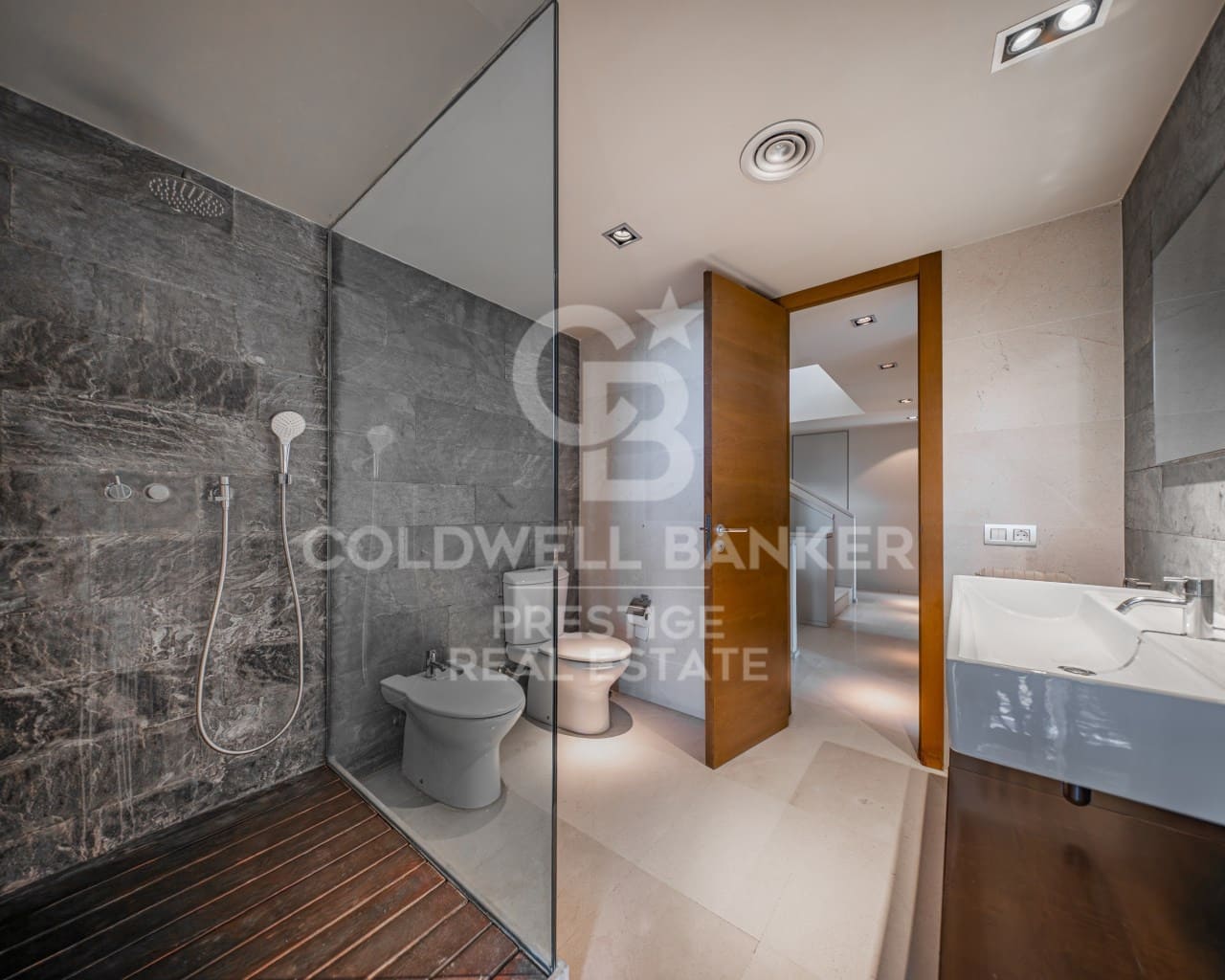 6 sypialnia Penthouse do wynajęcia w Gava z basenem garażem - 20 000 € (Ref: 9579029)