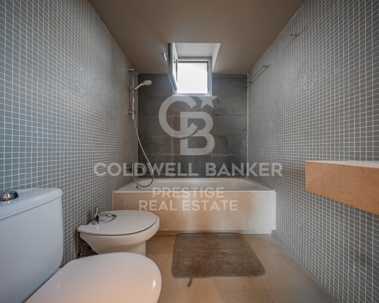 6 sypialnia Penthouse do wynajęcia w Gava z basenem garażem - 20 000 € (Ref: 9579029)