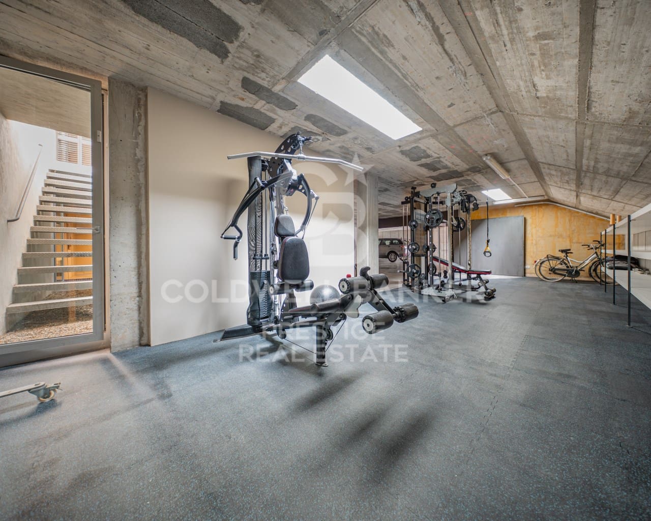 6 sypialnia Penthouse do wynajęcia w Gava z basenem garażem - 20 000 € (Ref: 9579029)