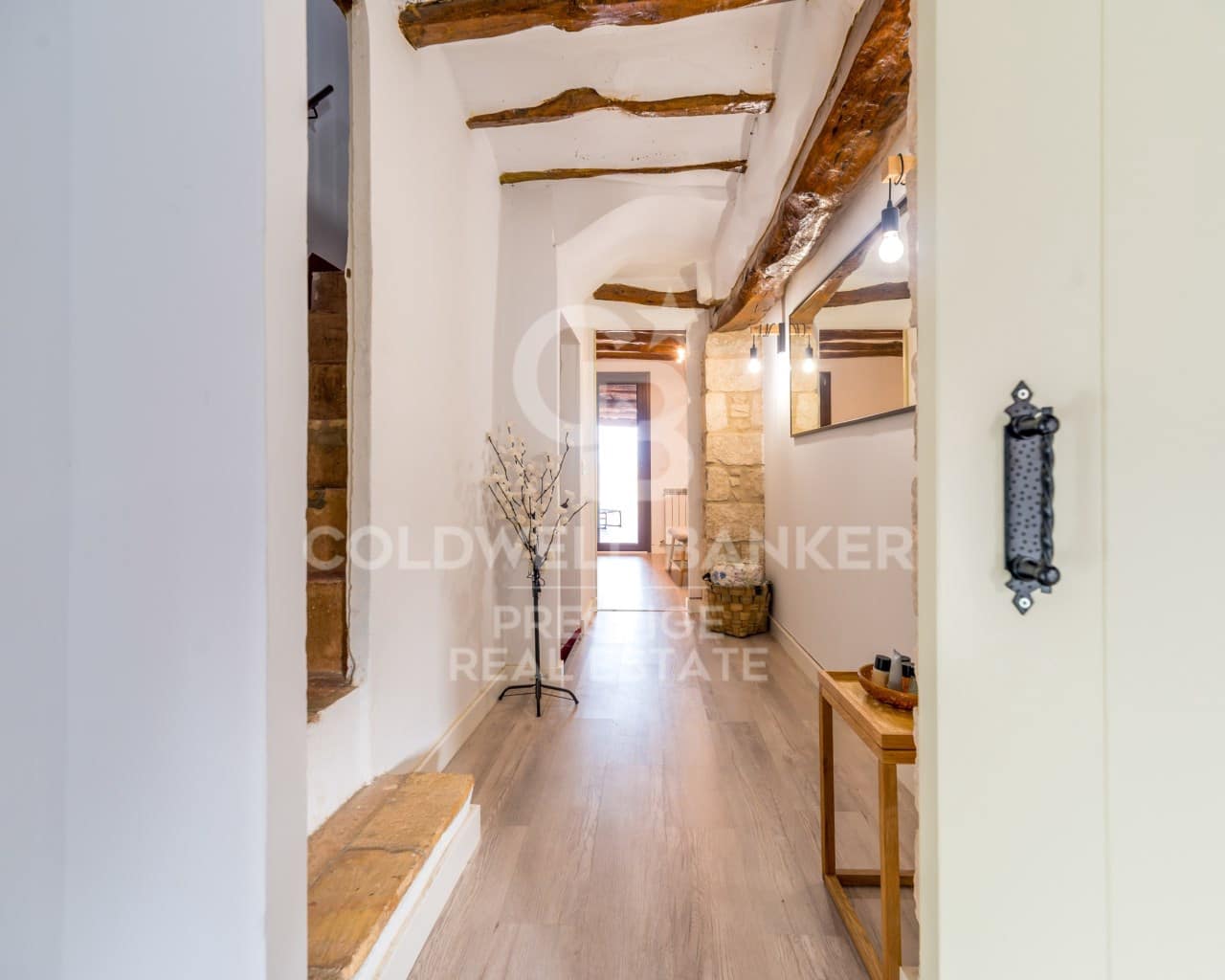 4 bedroom Townhouse for sale in Almatret with garage - € 190,000 (Ref: 9579038)