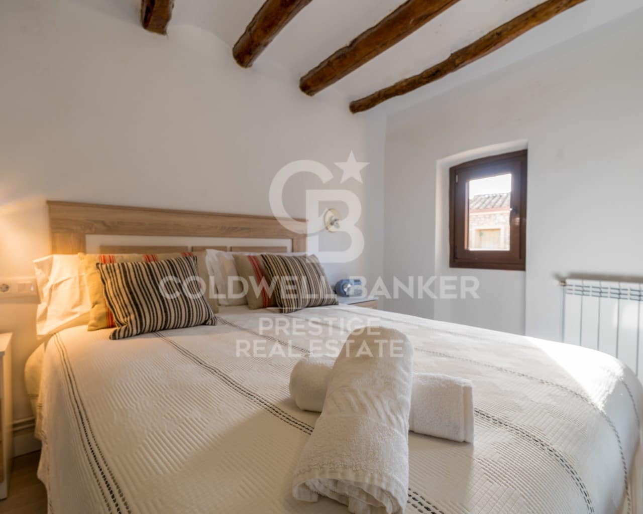 4 bedroom Townhouse for sale in Almatret with garage - € 190,000 (Ref: 9579038)