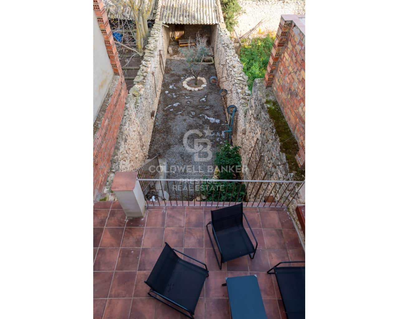 4 bedroom Townhouse for sale in Almatret with garage - € 190,000 (Ref: 9579038)