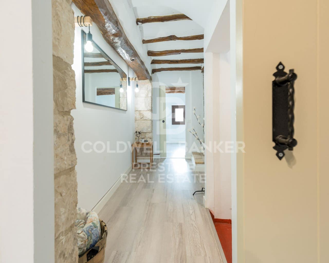 4 bedroom Townhouse for sale in Almatret with garage - € 190,000 (Ref: 9579038)