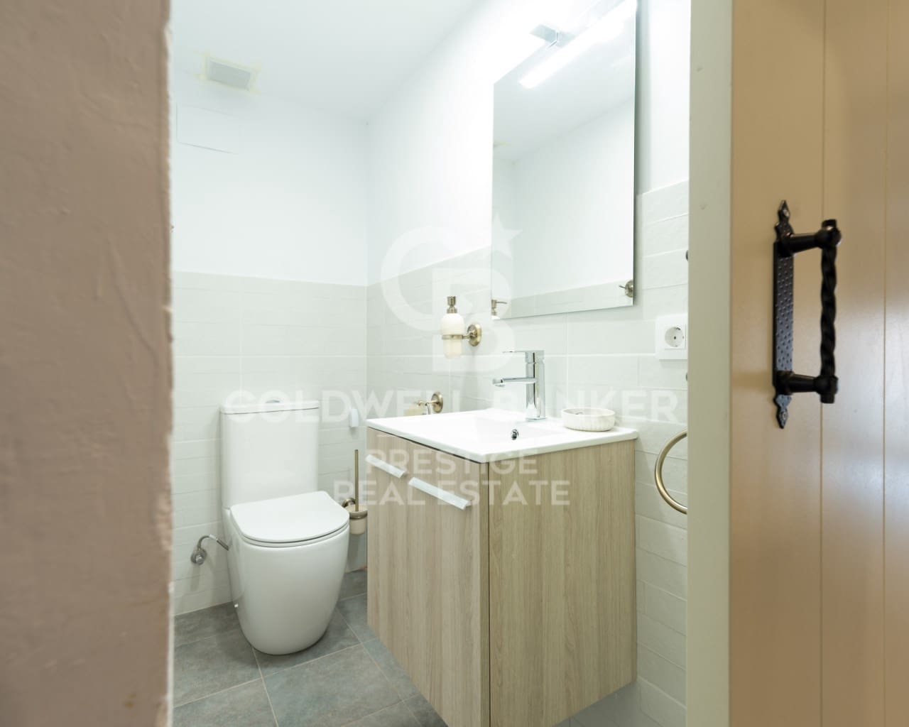 4 bedroom Townhouse for sale in Almatret with garage - € 190,000 (Ref: 9579038)