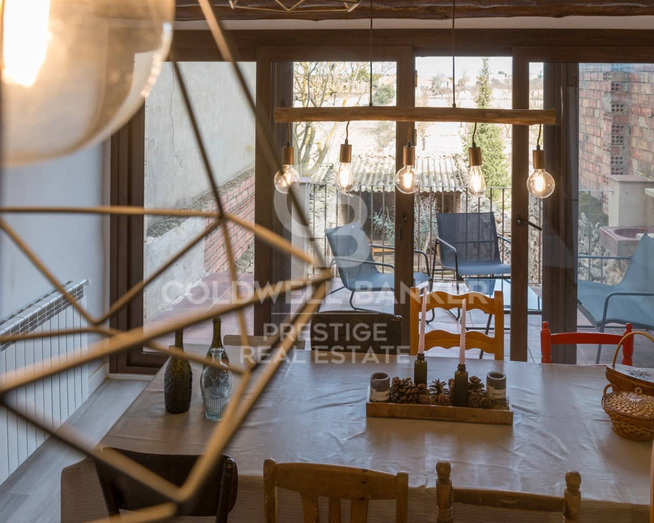 4 bedroom Townhouse for sale in Almatret with garage - € 190,000 (Ref: 9579038)