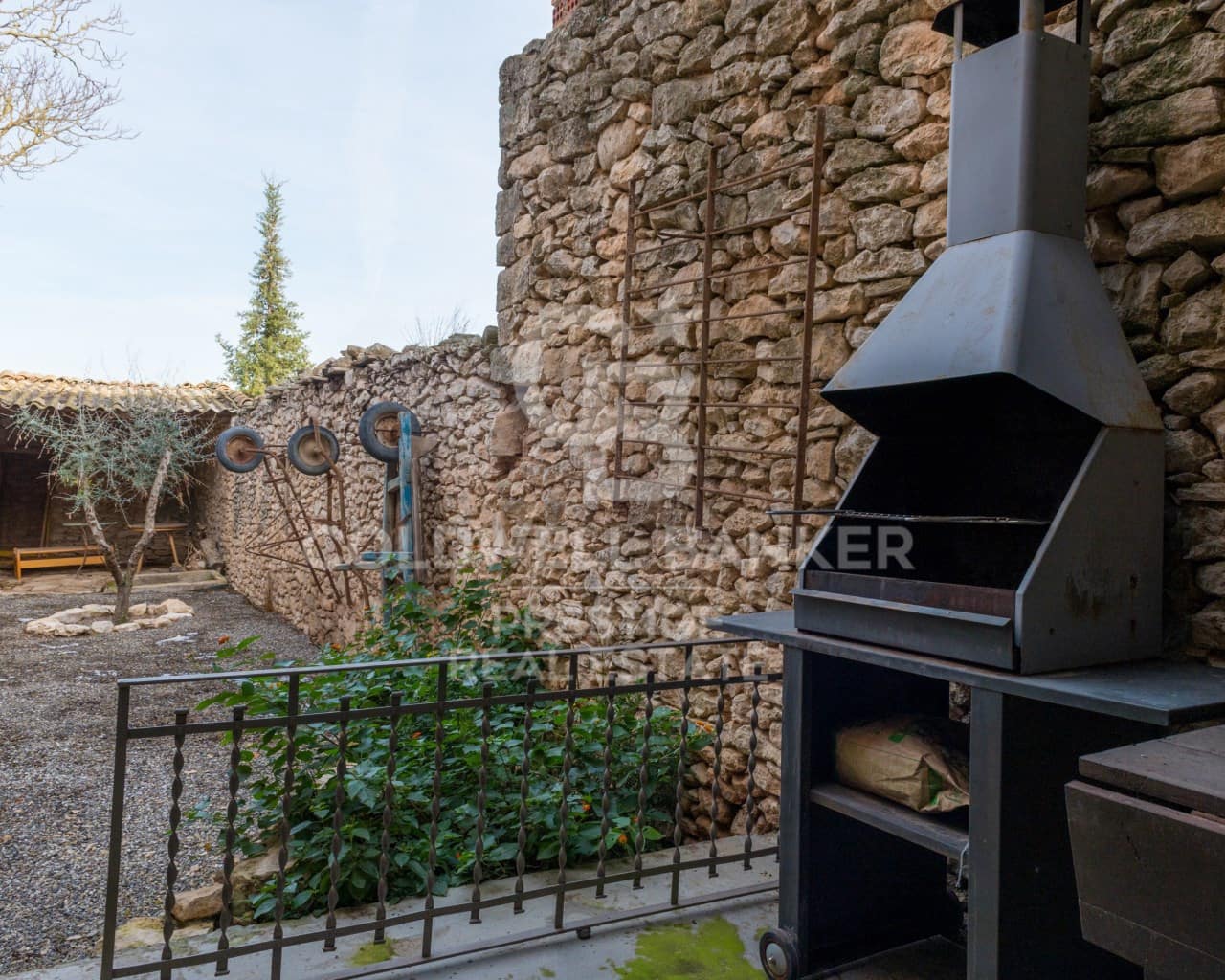 4 bedroom Townhouse for sale in Almatret with garage - € 190,000 (Ref: 9579038)