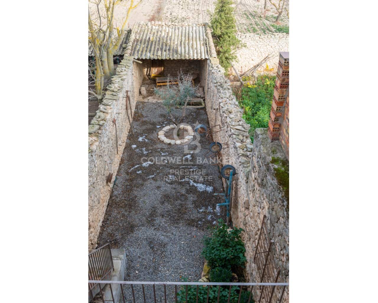 4 bedroom Townhouse for sale in Almatret with garage - € 190,000 (Ref: 9579038)