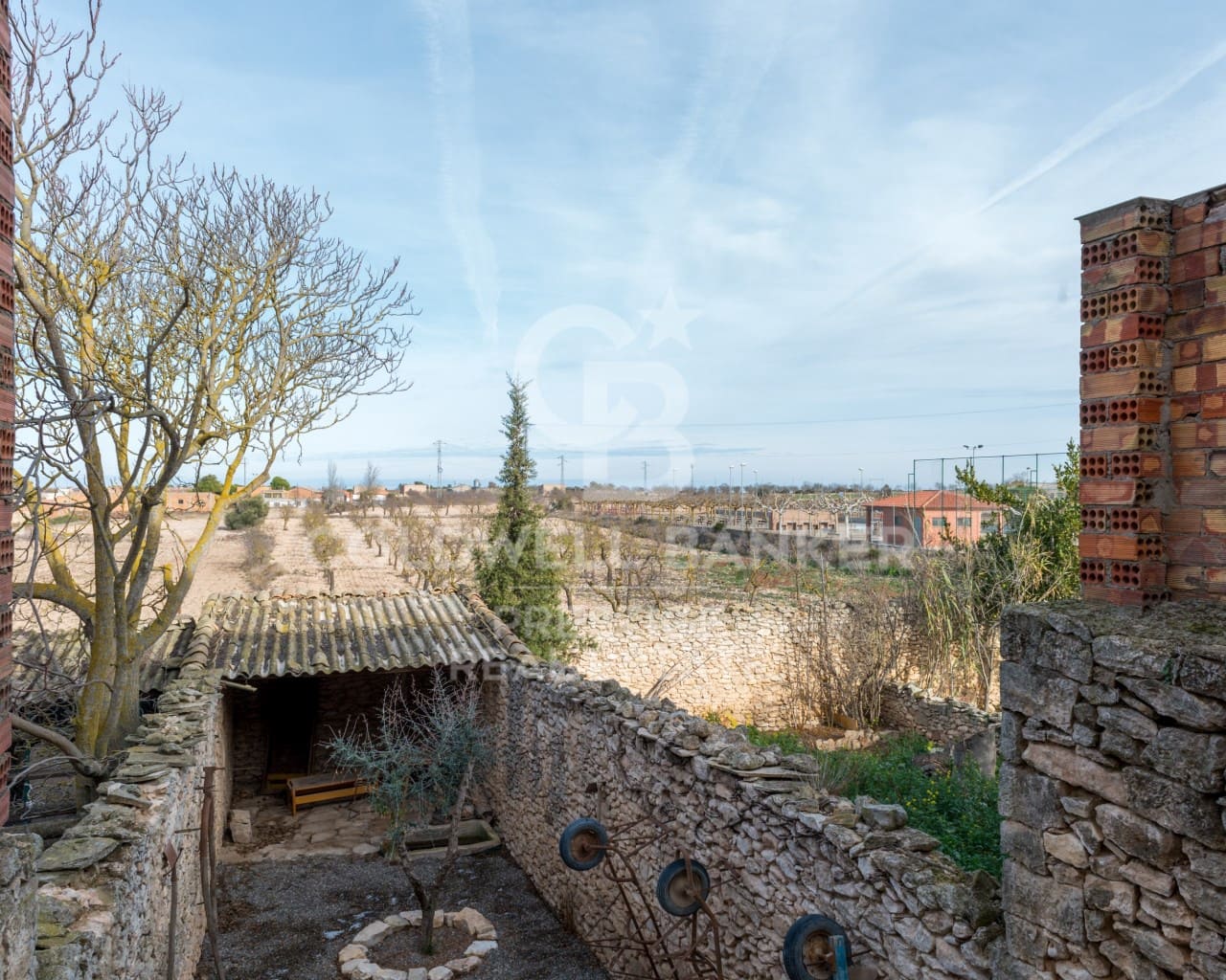 4 bedroom Townhouse for sale in Almatret with garage - € 190,000 (Ref: 9579038)