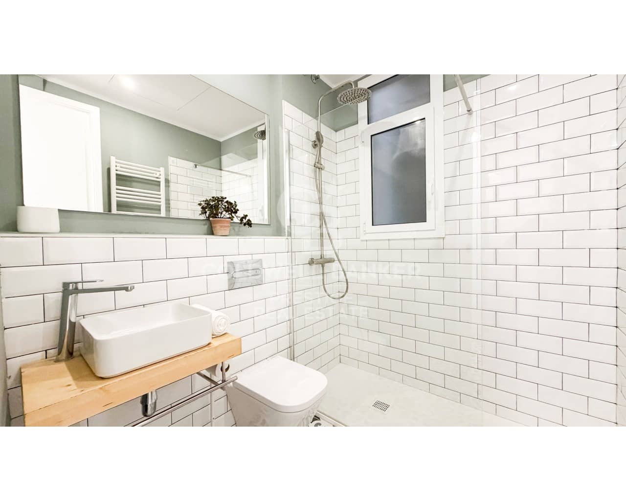 3 bedroom Flat for sale in Barcelona city - € 645,000 (Ref: 9579040)