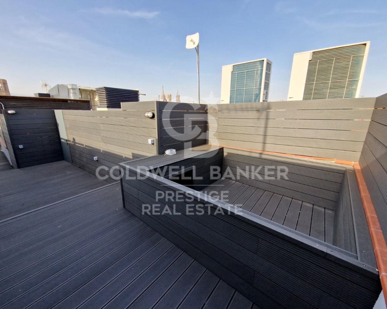 2 makuuhuone Kattohuoneisto myytävänä paikassa Barcelona kaupunki - 750 000 € (Ref: 9579053)