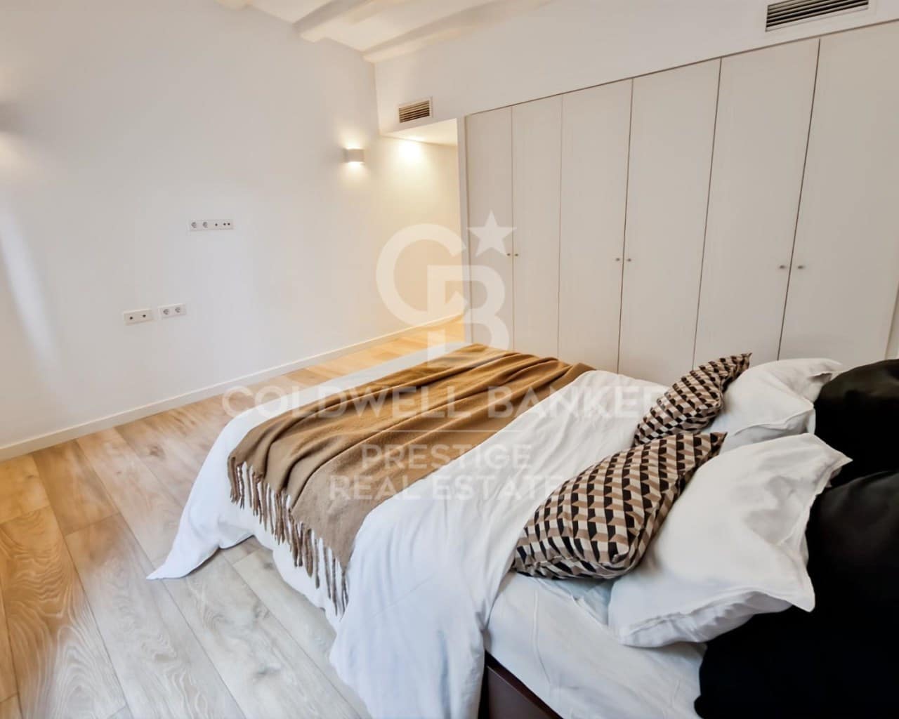 2 makuuhuone Kattohuoneisto myytävänä paikassa Barcelona kaupunki - 750 000 € (Ref: 9579053)