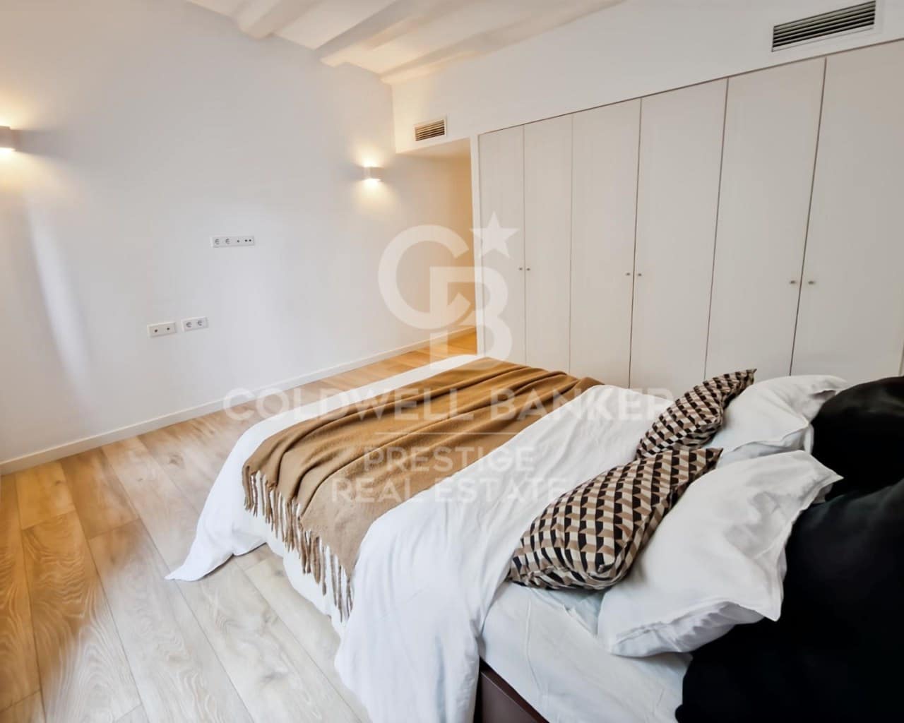 2 makuuhuone Kattohuoneisto myytävänä paikassa Barcelona kaupunki - 750 000 € (Ref: 9579053)