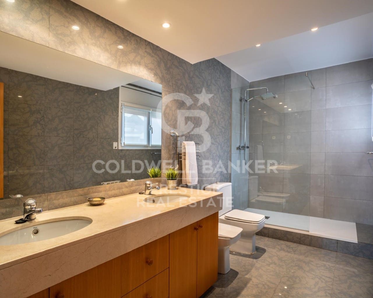 7 bedroom Townhouse for sale in Sant Vicenc de Montalt with pool garage - € 899,000 (Ref: 9579054)