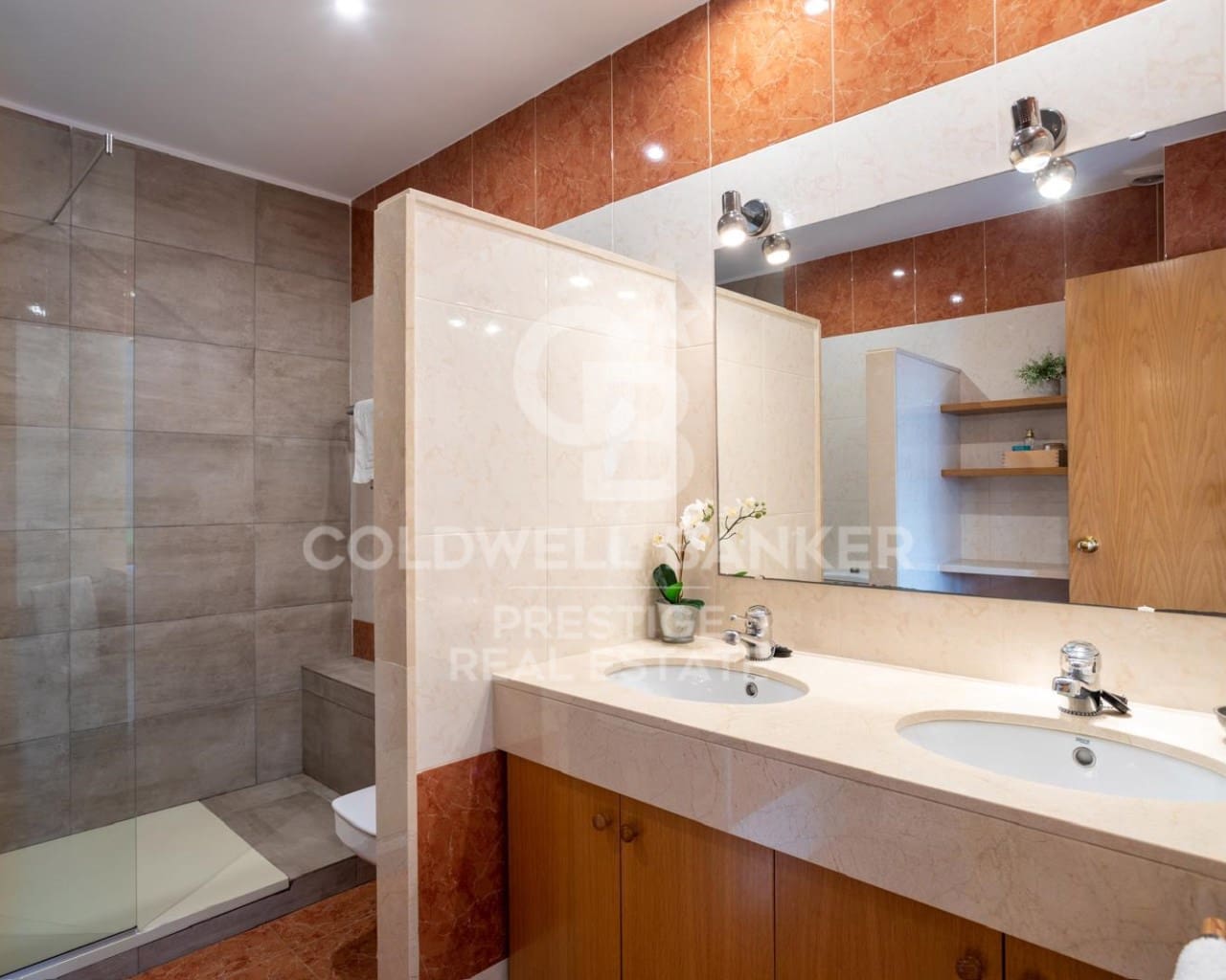 7 bedroom Townhouse for sale in Sant Vicenc de Montalt with pool garage - € 899,000 (Ref: 9579054)