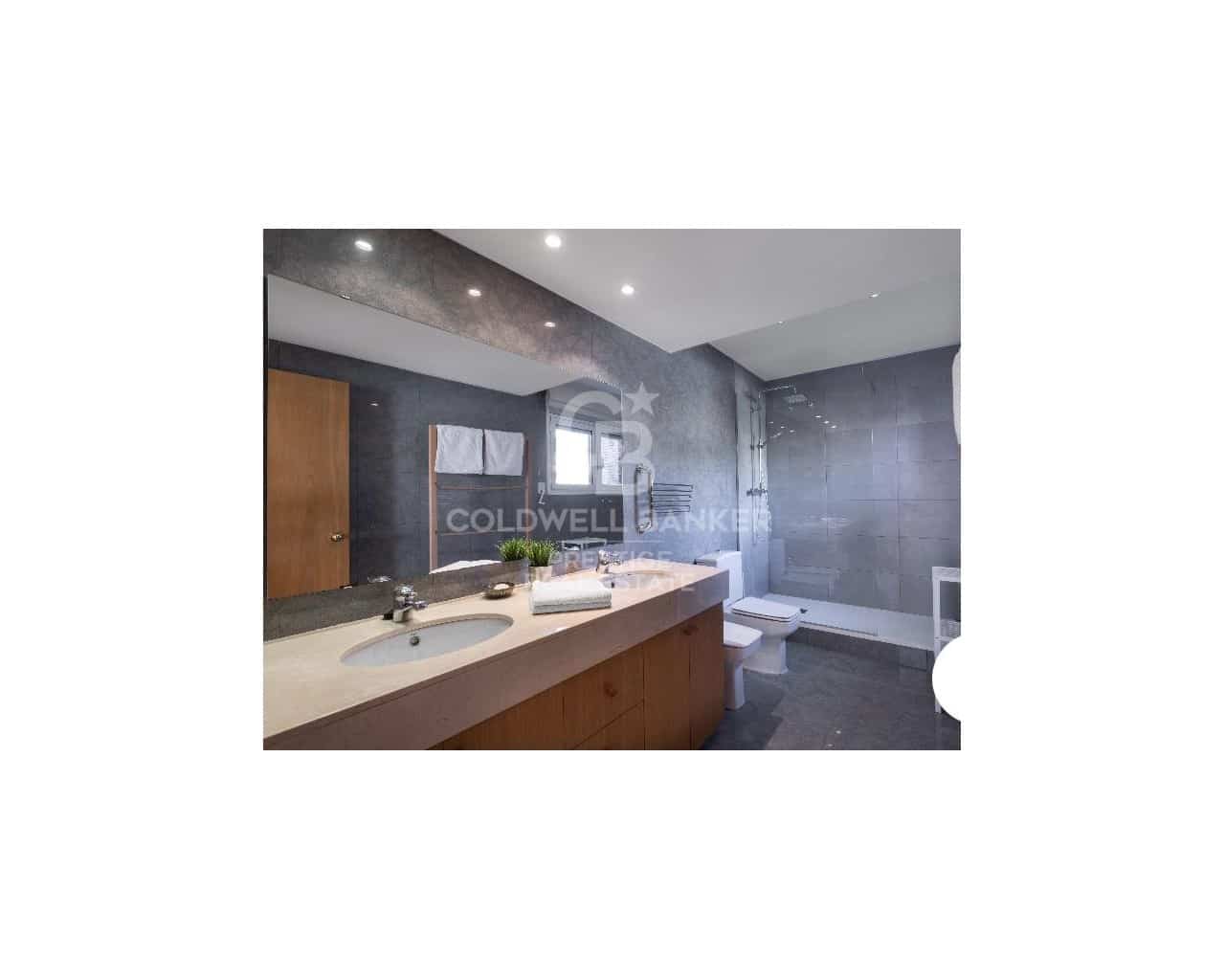 7 bedroom Townhouse for sale in Sant Vicenc de Montalt with pool garage - € 899,000 (Ref: 9579054)